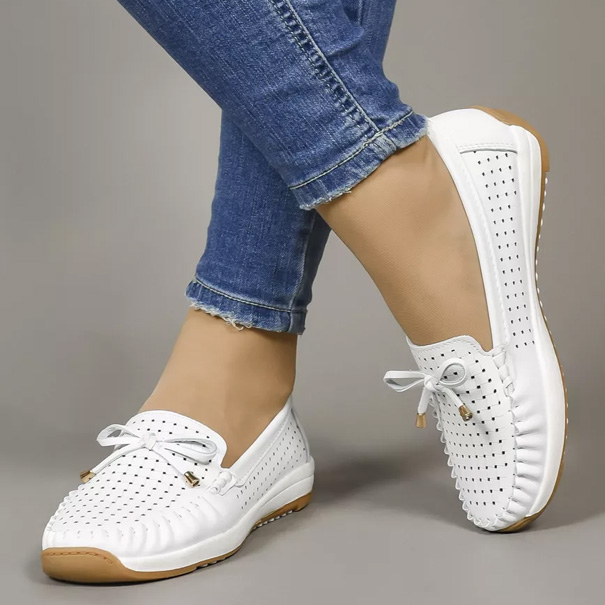 Жіночі мокасини  - білі